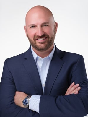 Matt sans necktie